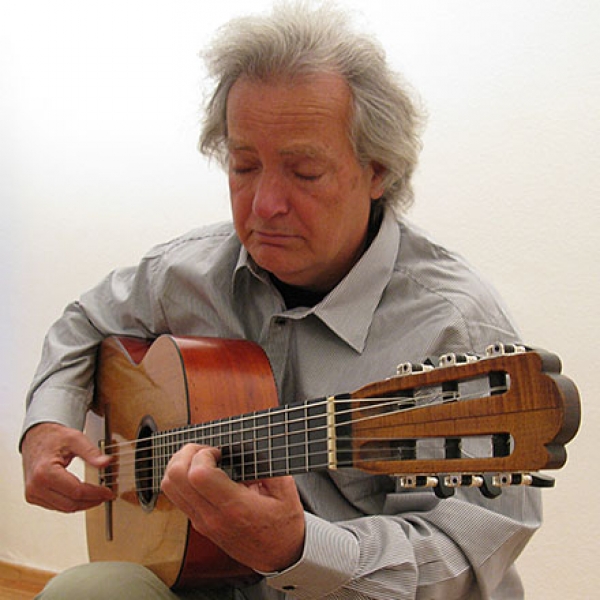 Karmen Stendler - Classical Guitarist